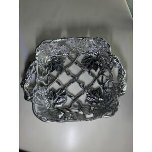 Vintage Arthur Court Grape Vine Aluminum Casserole Dish Holder Platter\1998